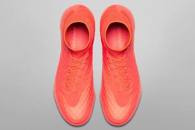 Nike Floodlights Glow Pack Hypervenomx Red 1