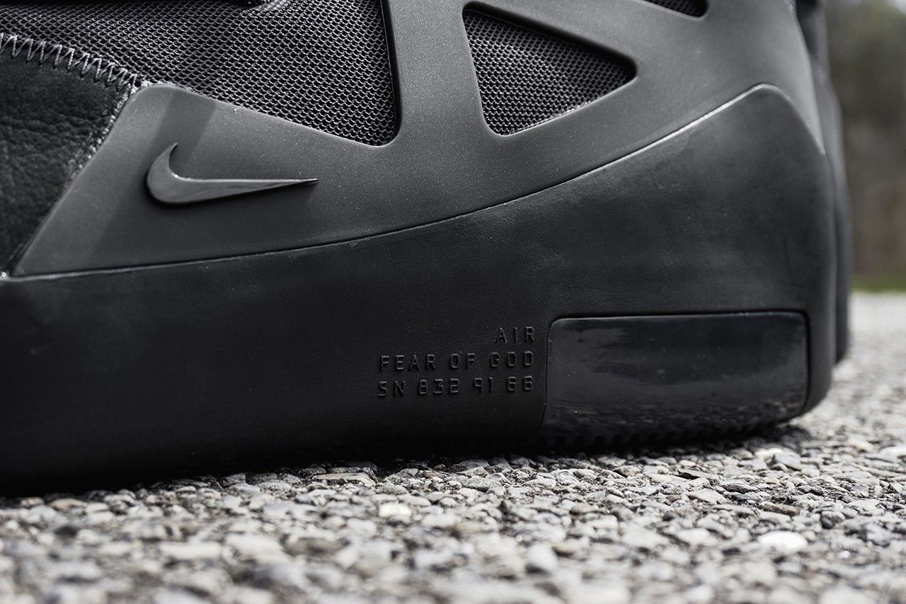 nike-air-fear-of-god-1-noir