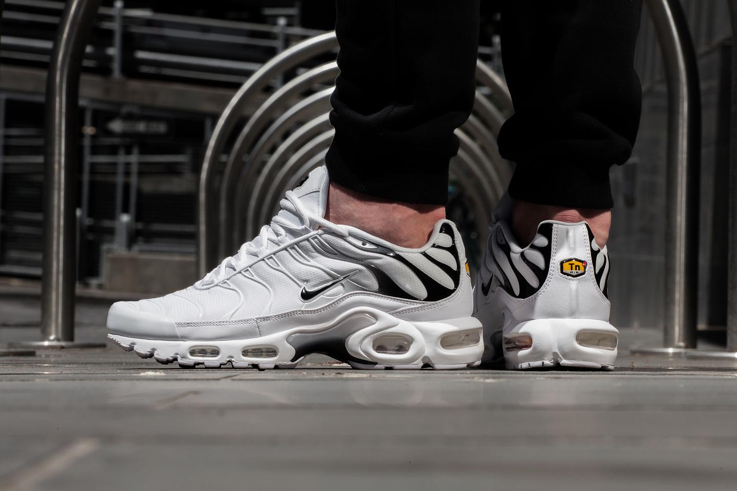 Nike Air Max Plus (White/Black) - Releases
