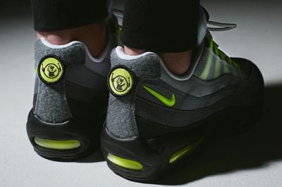Nike Air Max 95 Patch Neon 3
