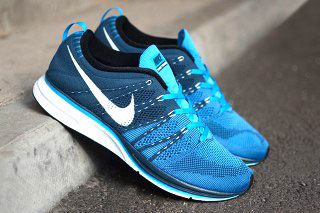 Nike Flyknit Trainer Blue Glow Thumb