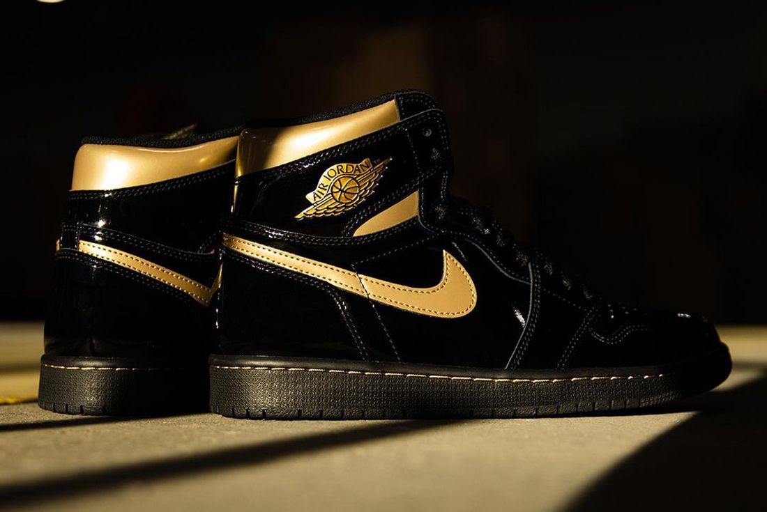 nike jordan 1 gold and black