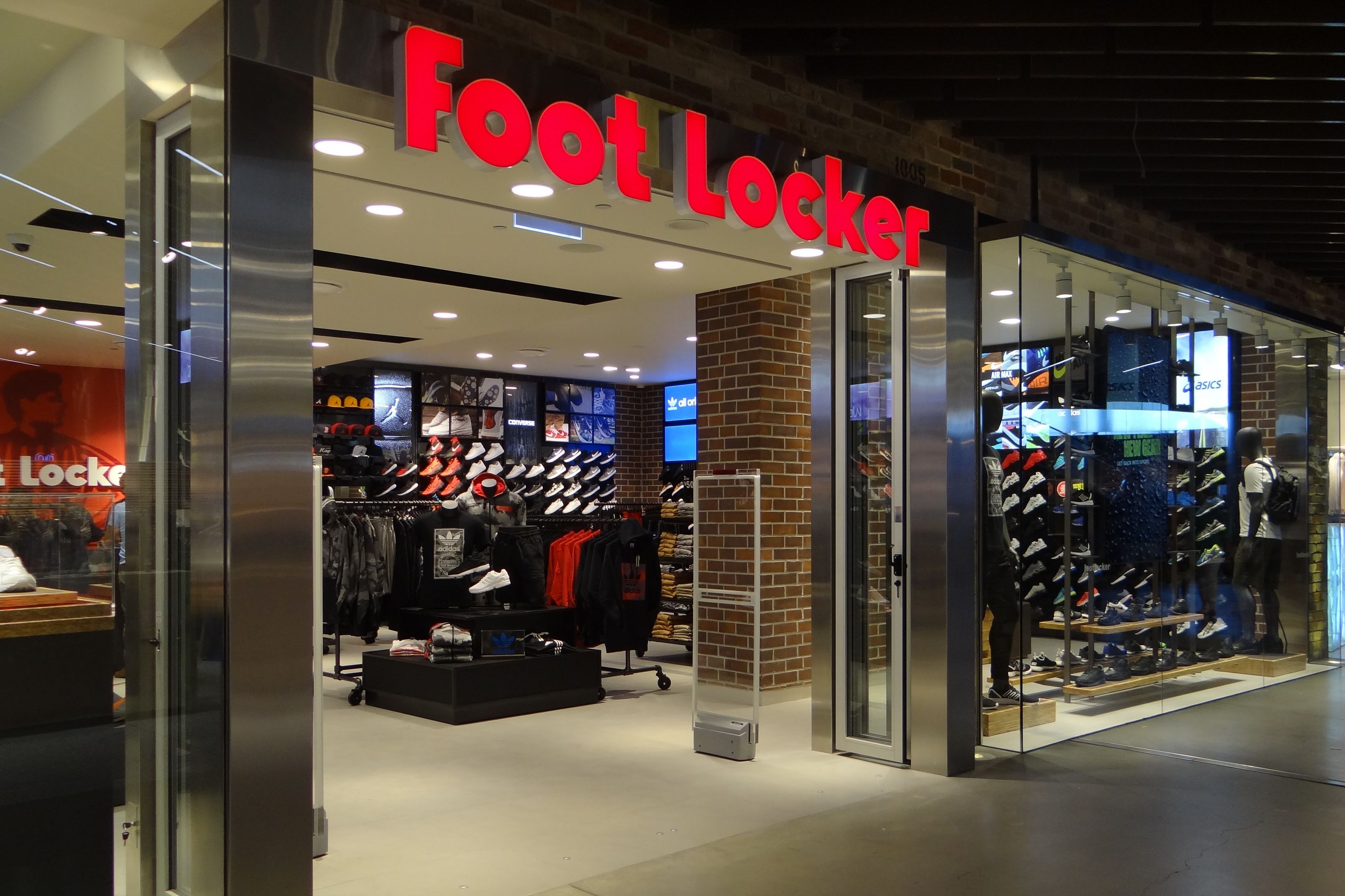 Foot Locker Pitt St - Sneaker Freaker