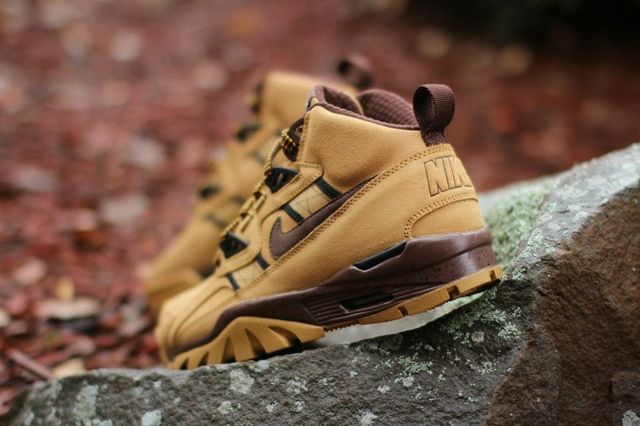 Nike Air Trainer Sc High Sneakerboot (Wheat) - Releases display picture 3