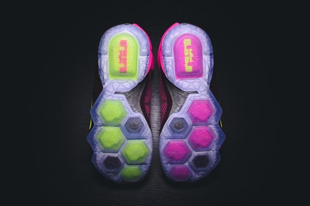 Nike Lbj12 Double Helix Bumper 1