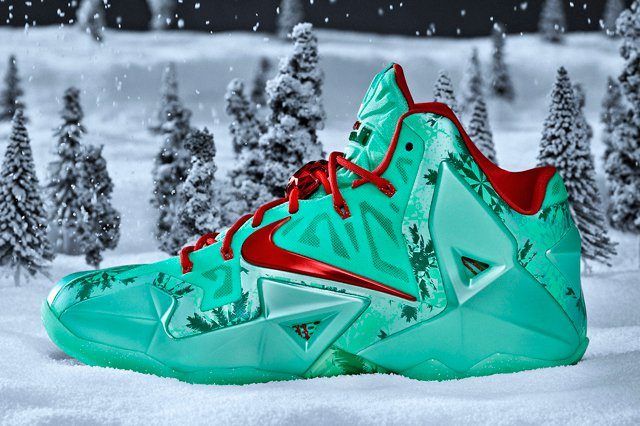 Nike Le Bron 11 Christmas