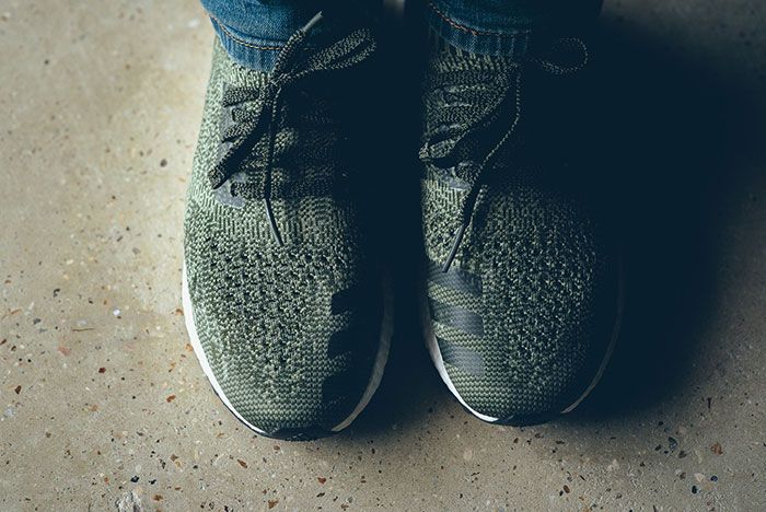 Adidas ultra boost 2024 uncaged with jeans