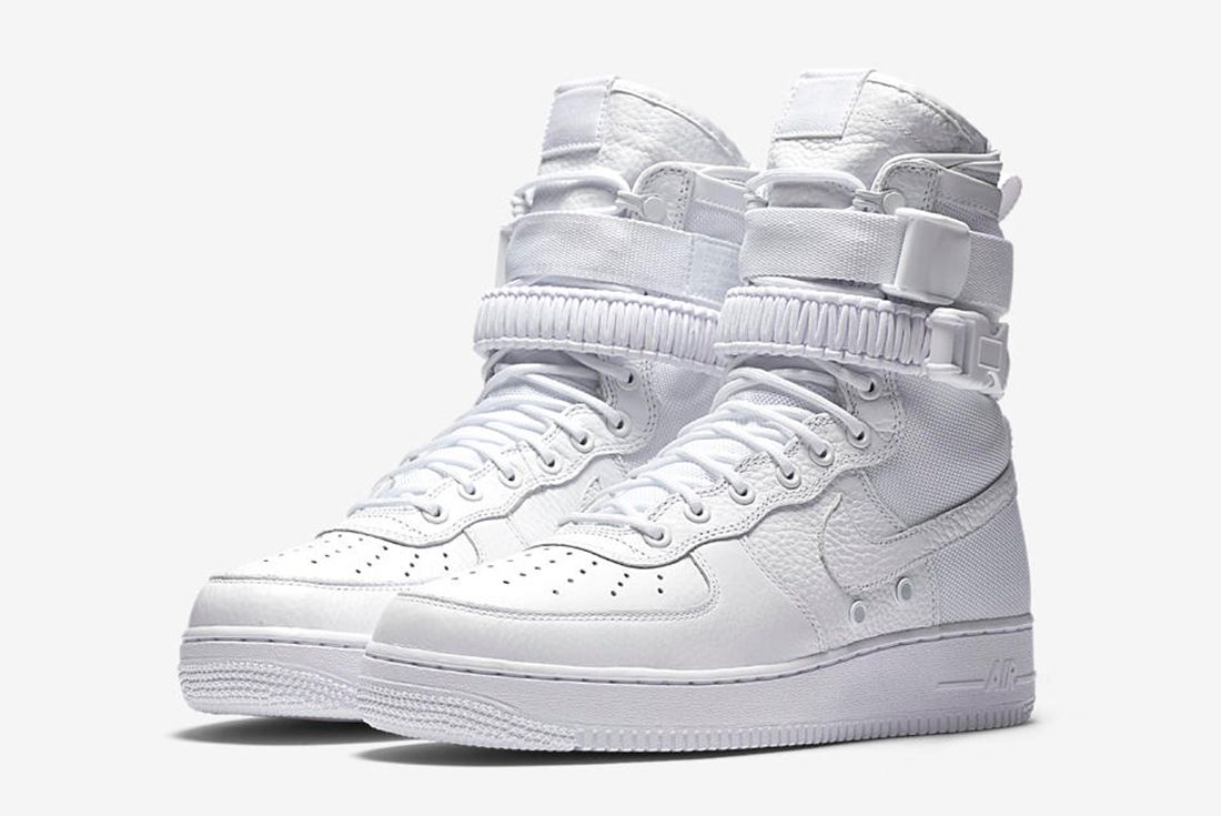 Stoffig ding twijfel Nike SF Air Force 1 (Triple White) - Sneaker Freaker