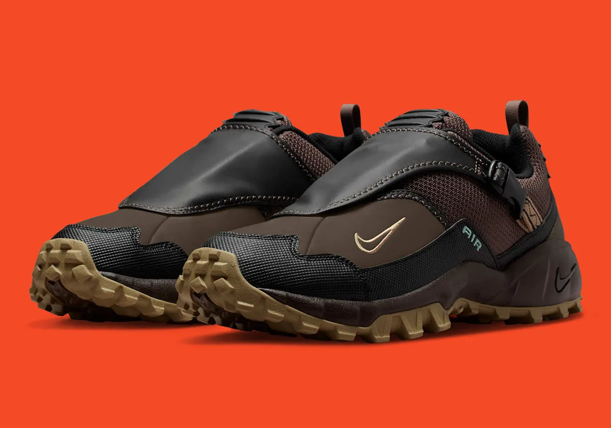 nike acg phassad on orange background ecom pic