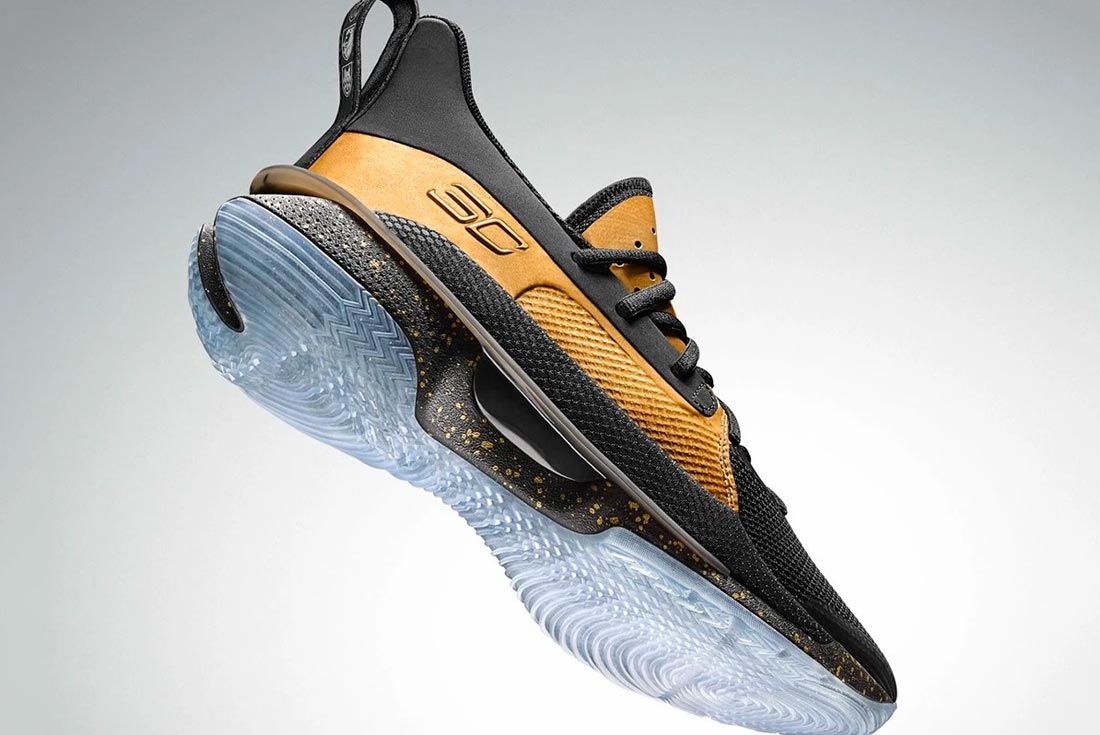 curry 4 gold black