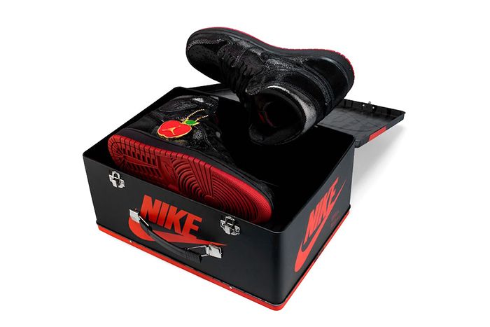 Air Jordan 1 Retro High Og Sp Gina Cd7071 001 Shoe Palace Release Date Hero Pair