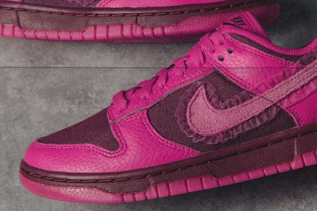 Nike Dunk Low Valentine’s Day DQ9324-600