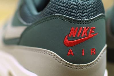 Nike Air Max Embroidery 1