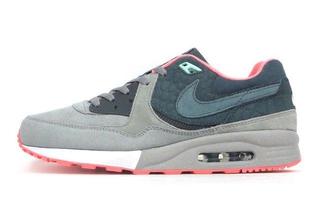 size exclusive air max light