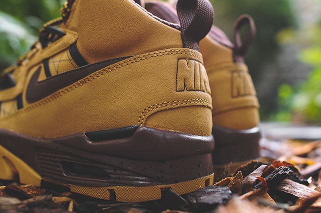 nike air trainer sneaker boot