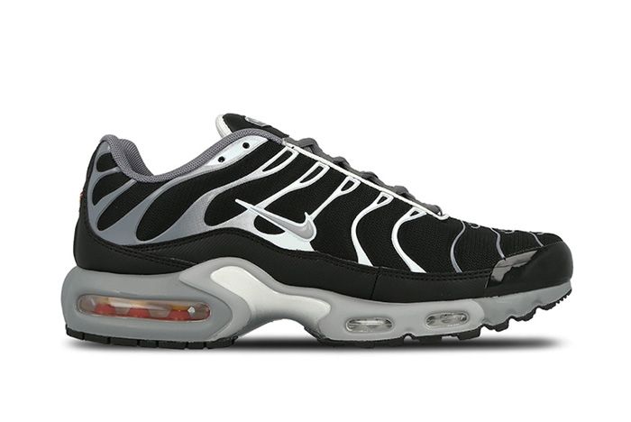 air max plus black and silver