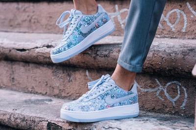 Air Force 1 Upstep Low Glass Slipper 01