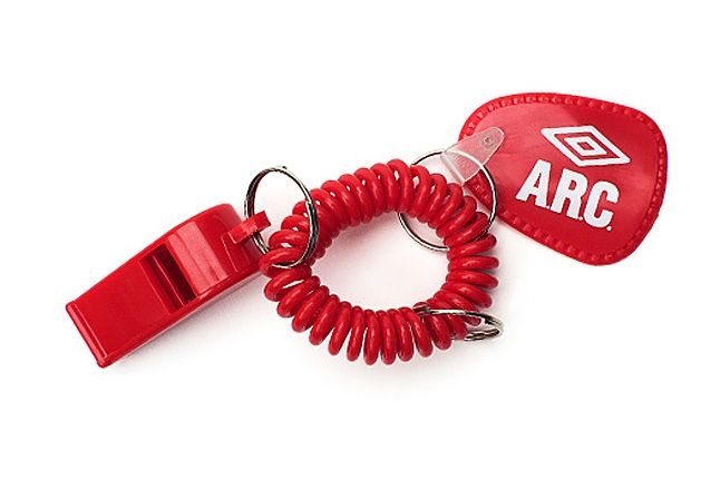 Arc Umbro Whistle 1