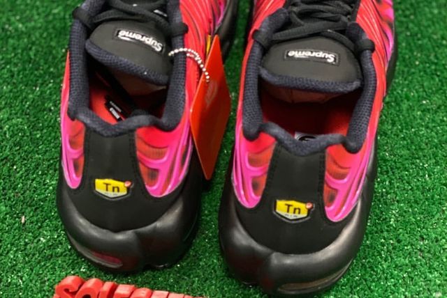 supreme x nike air max plus tn university red