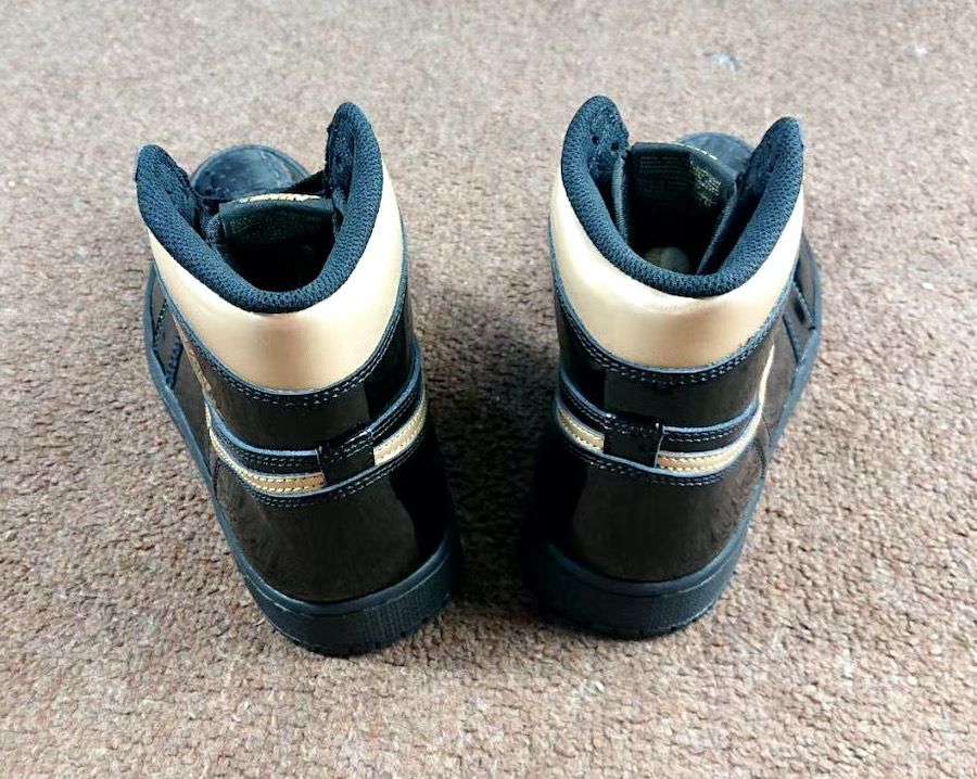 air jordan 1 black gold