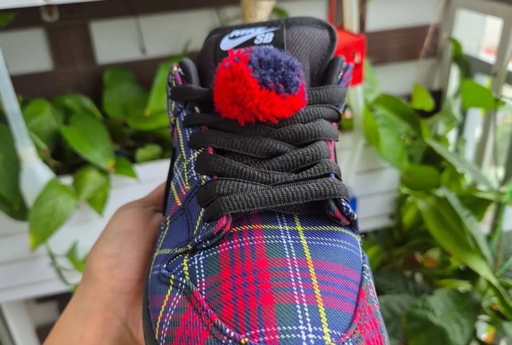 nike sb dunk low plaid