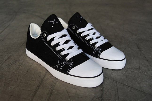 Warrior Pys Shoe Side 1