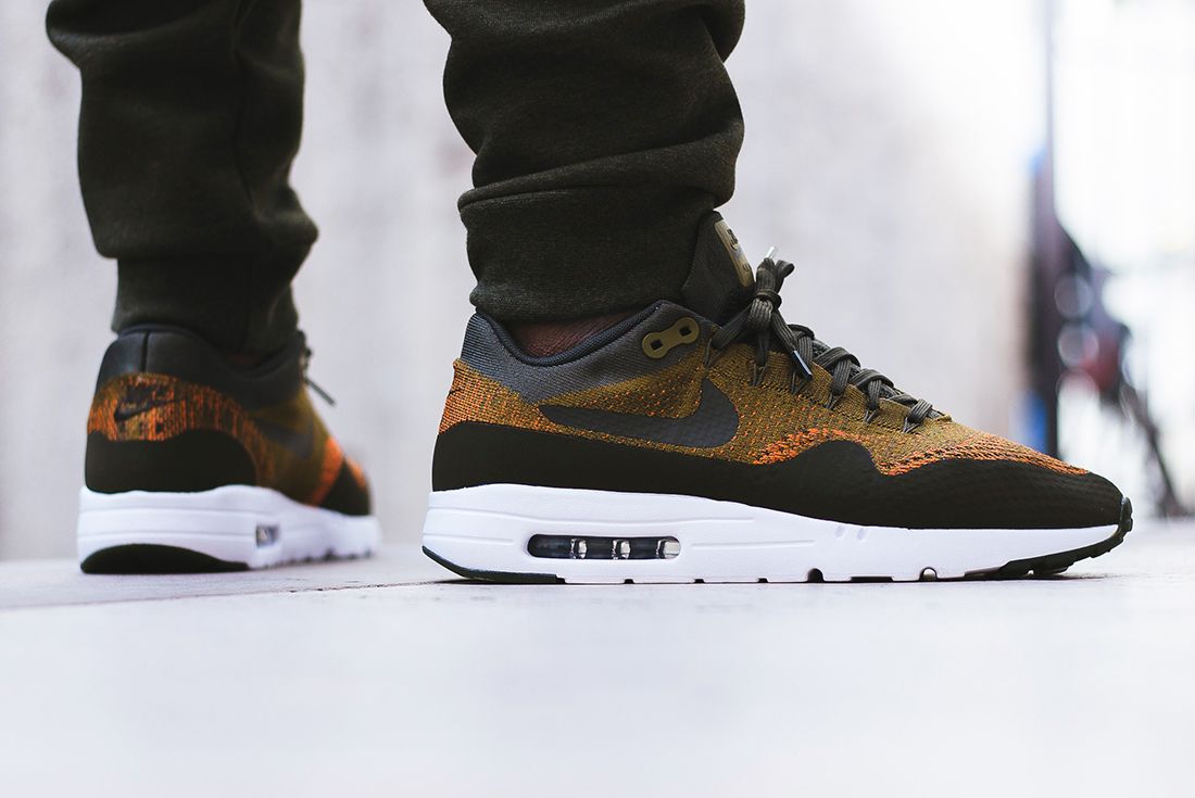 Nike air max 1 flyknit olive hotsell