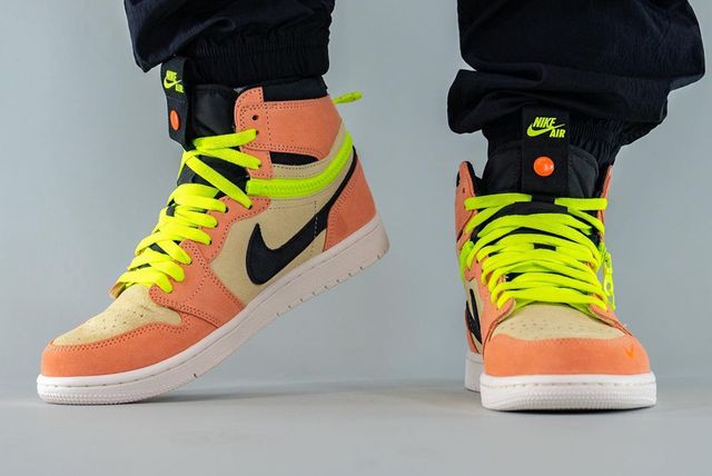 On-Foot Look: The Air Jordan 1 Switch ‘Peach’ - Sneaker Freaker