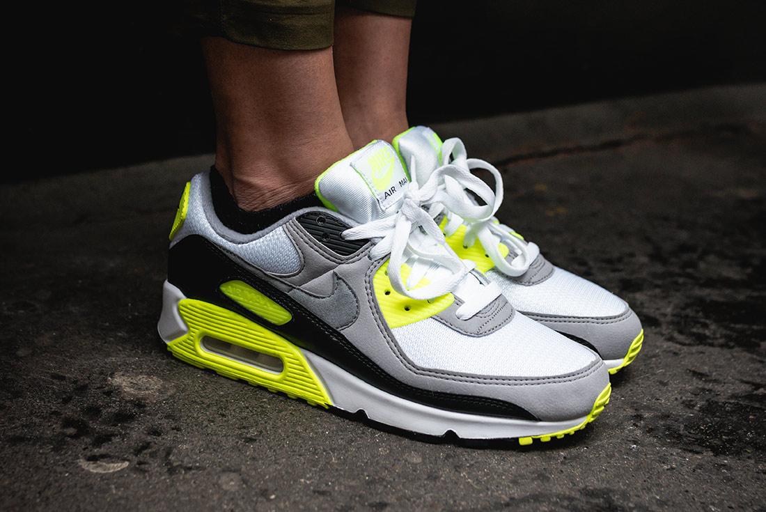 Nike Air Max 90 Volt Styling 3
