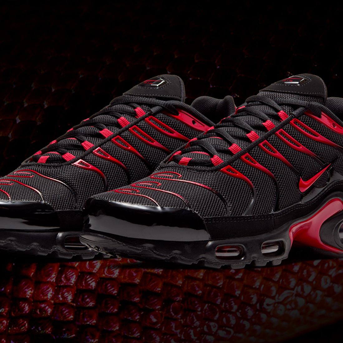 guía Avanzar Accesible The Nike Tuned 'Red Belly Black' Is Rumoured to Strike Again - Sneaker  Freaker