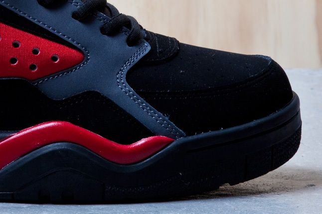 Ewing Focus Black Red Toebox 1
