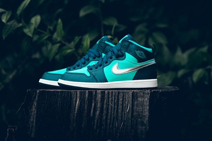 Tiffany blue hot sale jordan 1