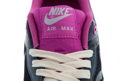 Nike Am1 Cmft Tape Clgrey Clubpink Tongue Detail 1