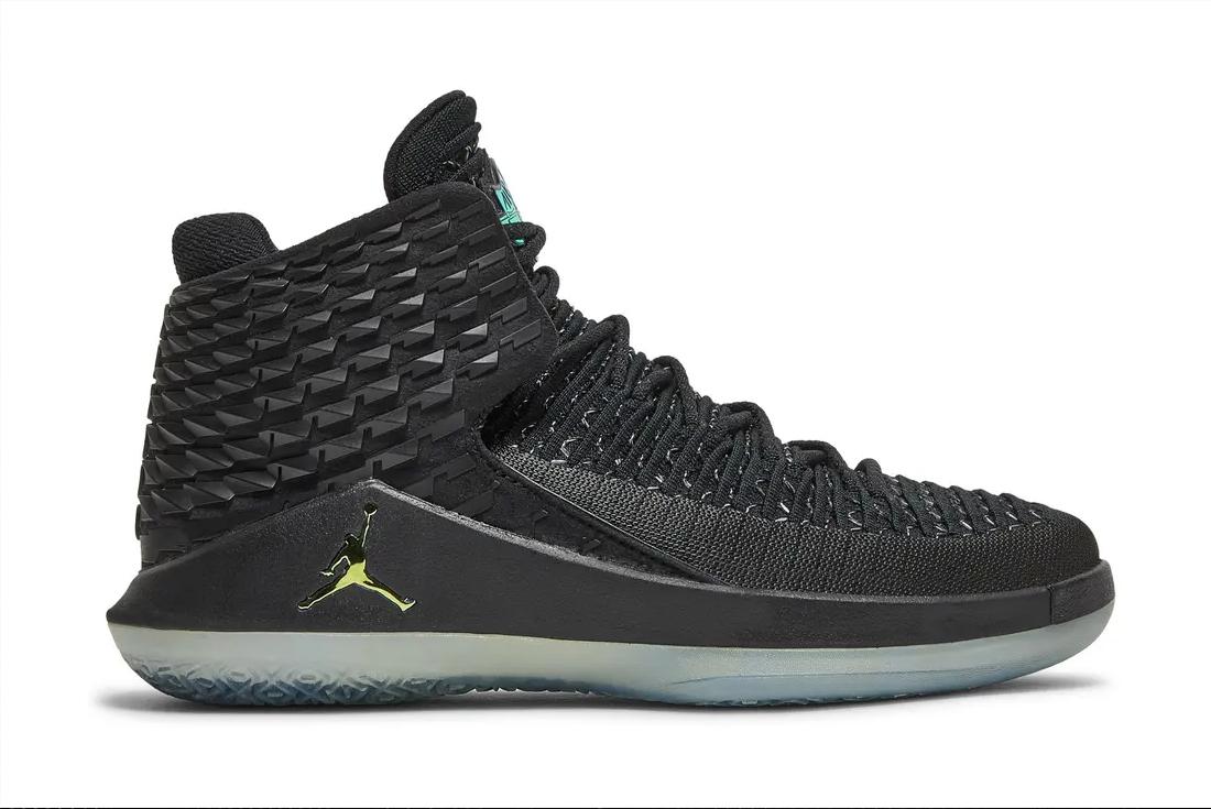 air jordan 32 black cat white background