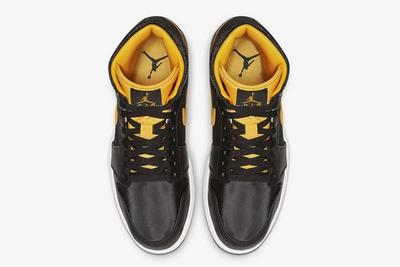 Air Jordan 1 Black Black University Gold Top