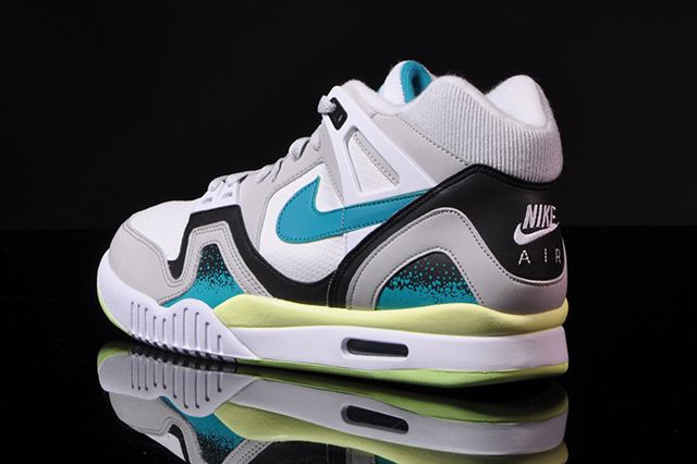 nike air tech challenge 2 turbo green