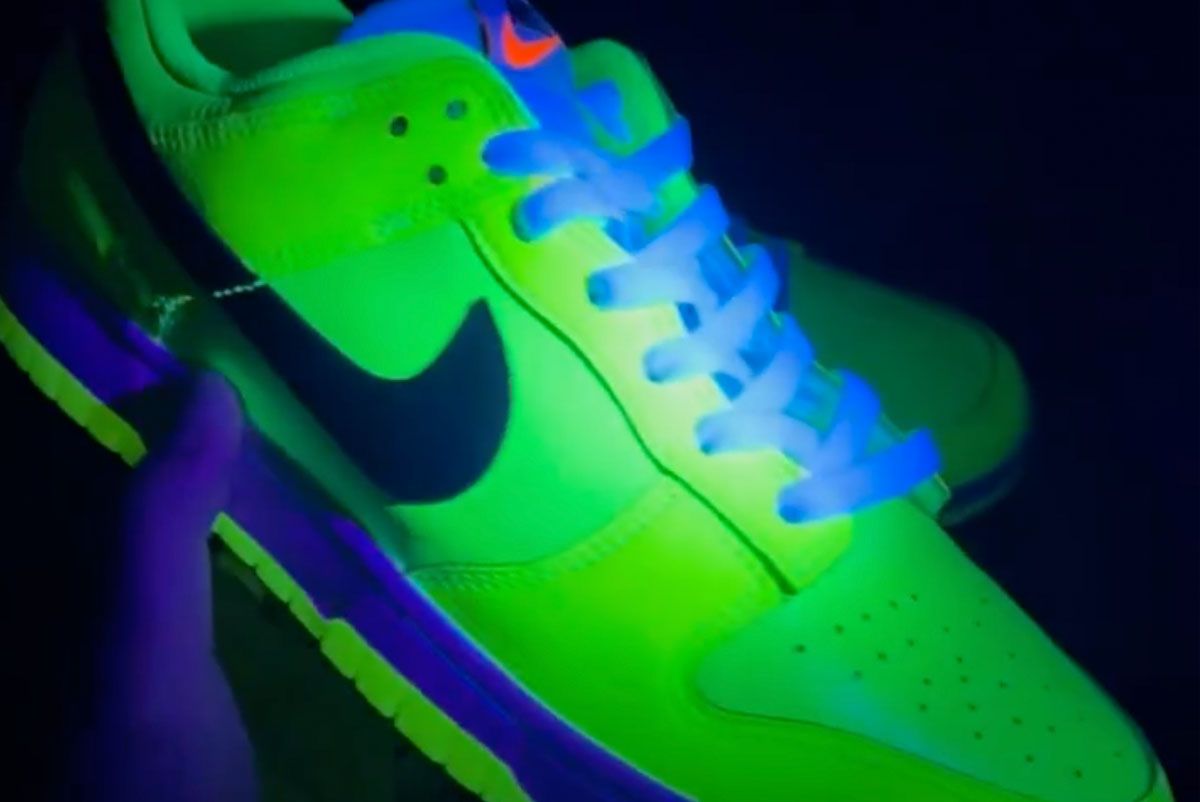 neon color dunks