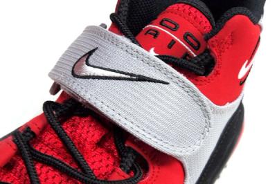 Nike Air Zoom Turf Red Closeup