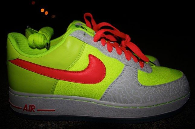 Air Force 1 Sneakerbox Clyde High Vis 1 1