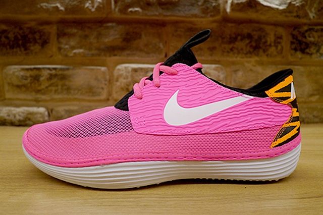 Nike Solarsoft Moccassin Pink Flash 1