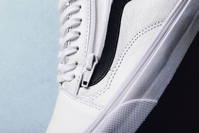 Vans old skool on sale zip premium leather