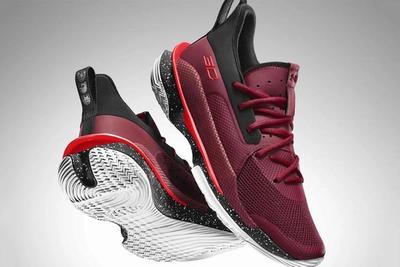Under Armour Curry 7 Pair