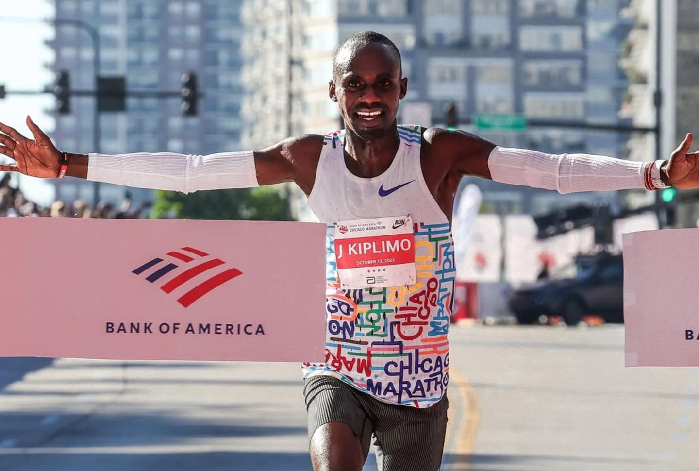 jacob kiplimo winning chicago marathon