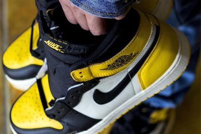 Air Jordan 1 Yellow Toe Close