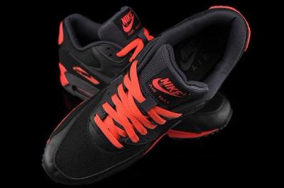 Black Air Max Sneaker 1