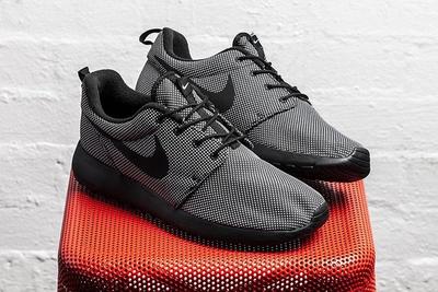 Nike Roche One Prm Black 1