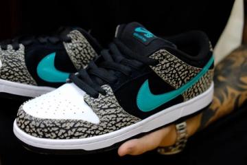 Nike SB Dunk Low Elephant