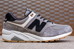 New balance hotsell 572 black