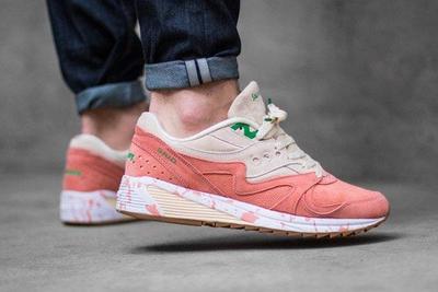 Saucony Grid 8000 Lobster Onfoot 2