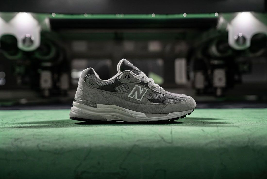New Balance 992 Grey Hype Dc Factory Lateral
